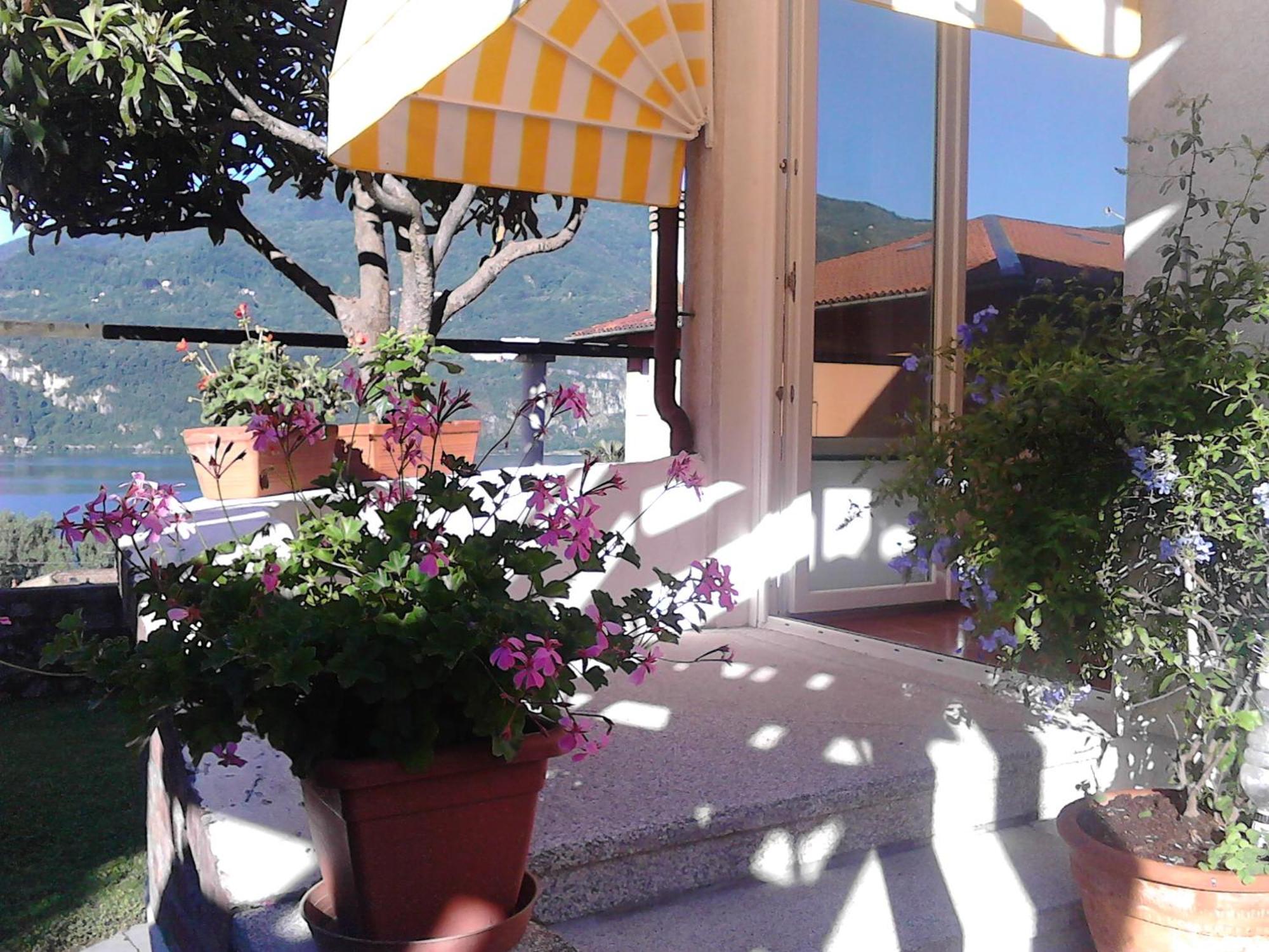 B&B Le Colombine Abbadia Lariana Exterior foto
